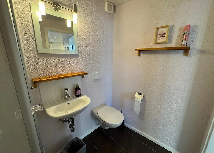 Appartement Gemuetliches City-apartment Mit Kitchenette & Cafe Im Haus