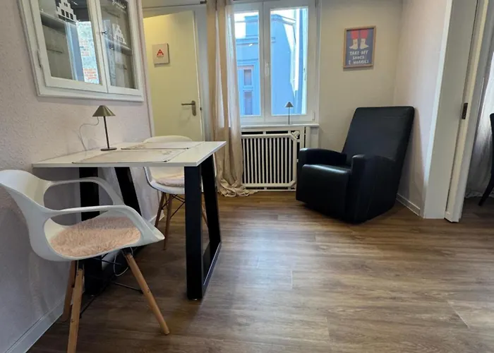 Gemuetliches City-apartment Mit Kitchenette & Cafe Im Haus