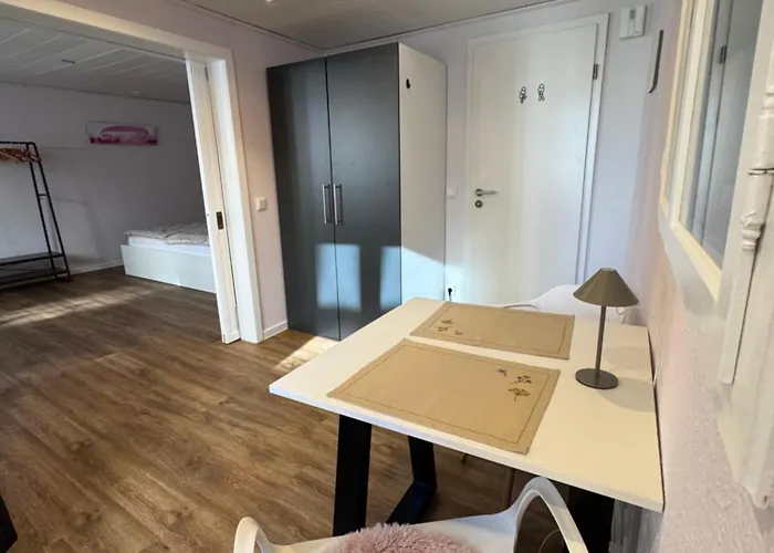 Appartement Gemuetliches City-apartment Mit Kitchenette & Cafe Im Haus