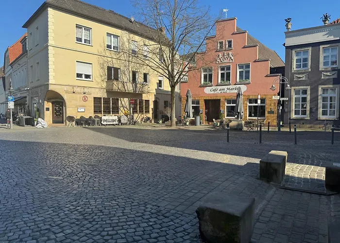 Appartement Gemuetliches City-apartment Mit Kitchenette & Cafe Im Haus